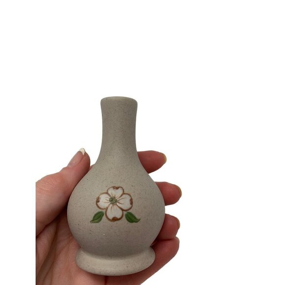 Pigeon Forge Pottery Dogwood Vase 3.5" Hand Painted Beige Vintage Bud souvenir - Picture 5 of 7